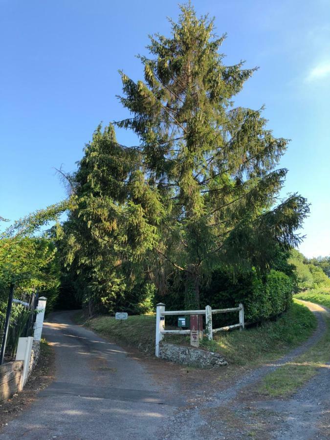 Aux Lettres Du Lavoir La Rivière-Saint-Sauveur Екстериор снимка